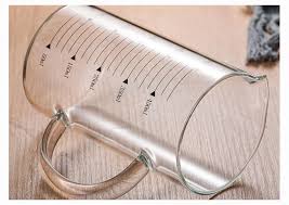 ClearMeasure™ 500ml Glass Measuring Jug with Lid & Handle