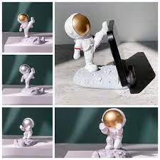 Astronaut Mobile Phone Holder – Creative Space-Themed Desk Stand for Smartphones